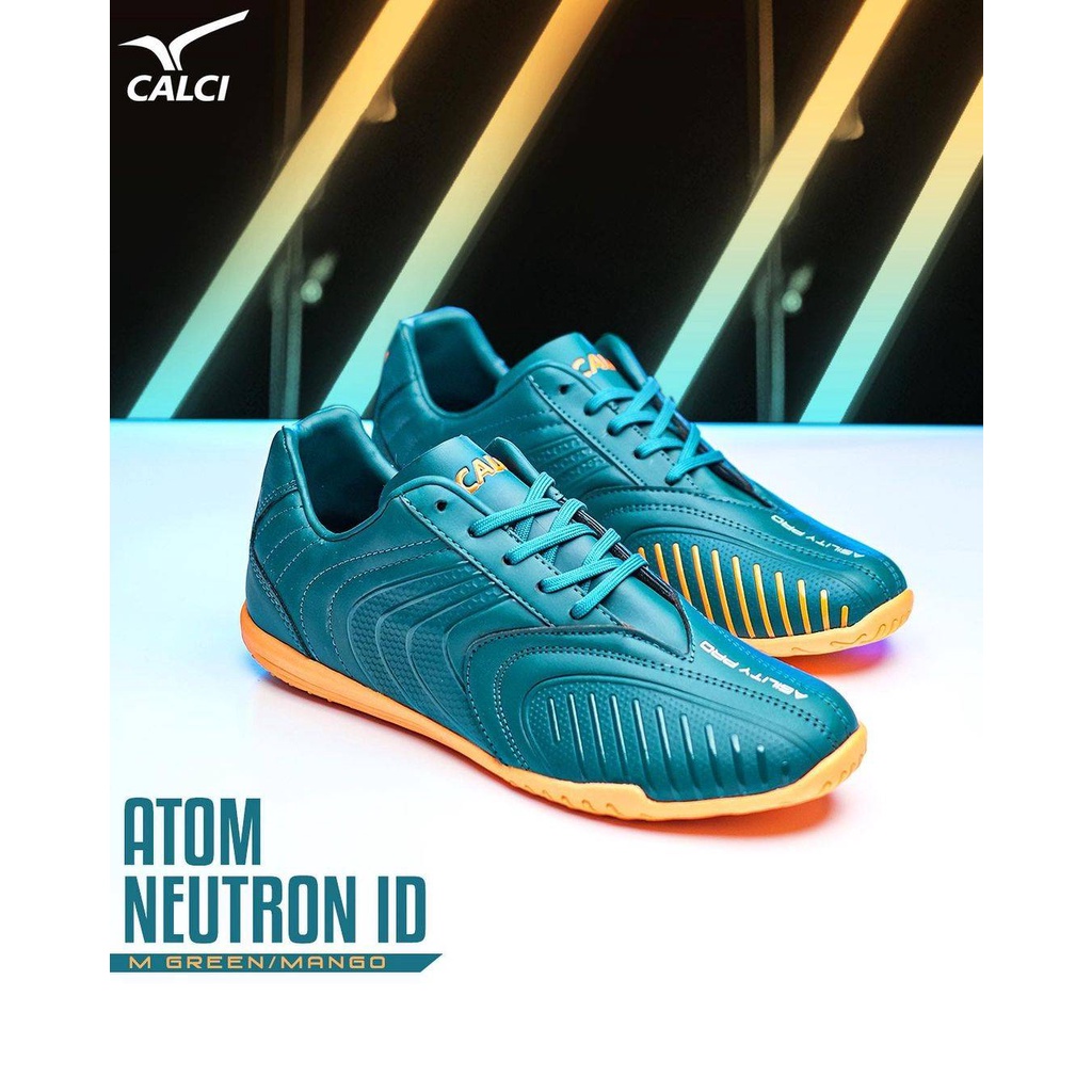 calci atom neutron green in sepatu futsal