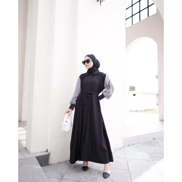 BESTSELLER Azkia Monochrome Abaya by Locana Label