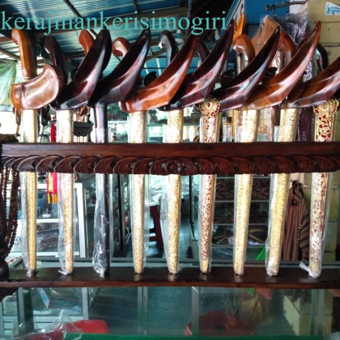 

Jagrak keris Bubut kayu jati isi 9