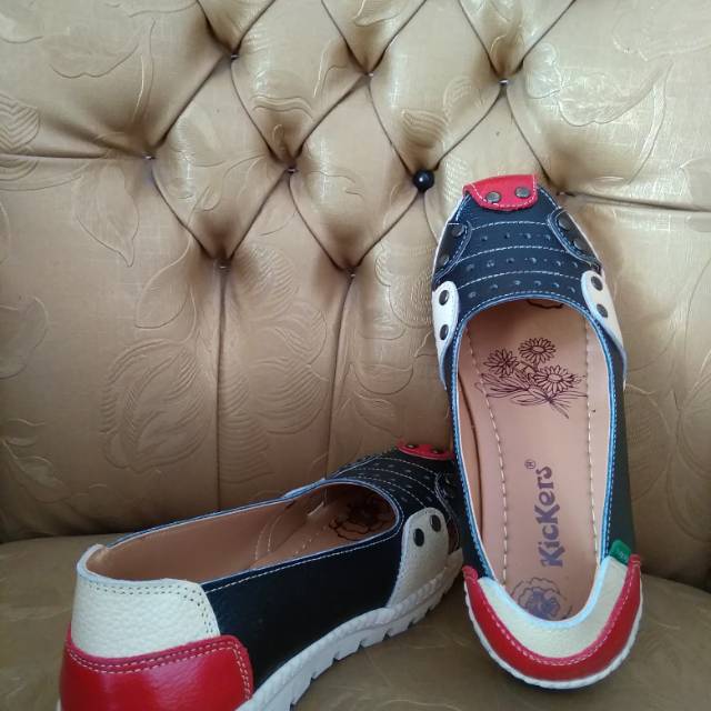 Kickers Sepatu kulit asli  wanita
