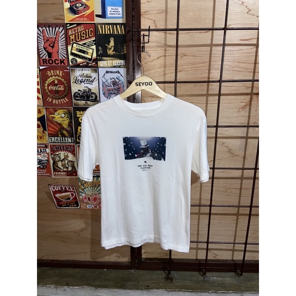 KAOS UNIQLO UT SECOND