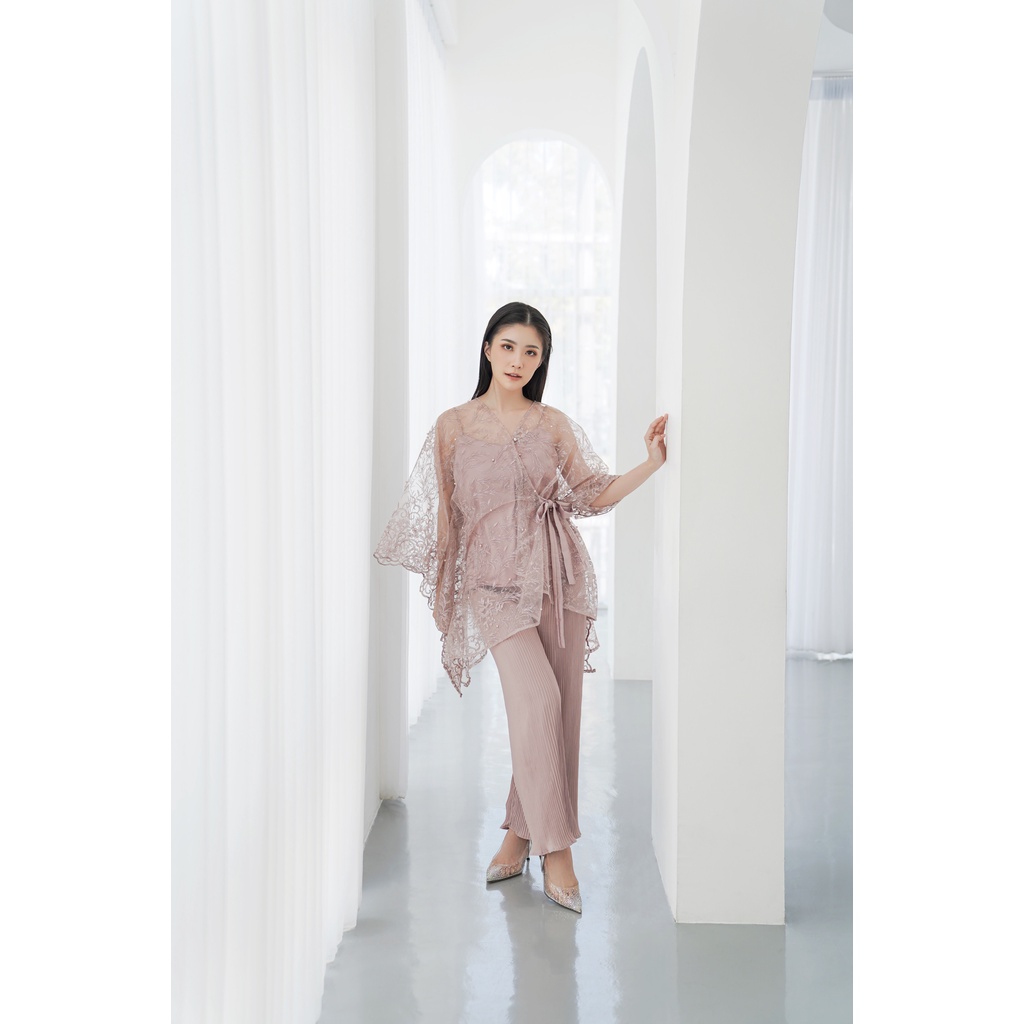 Aura label - Brissa Pleated Pants in Dusty Pink