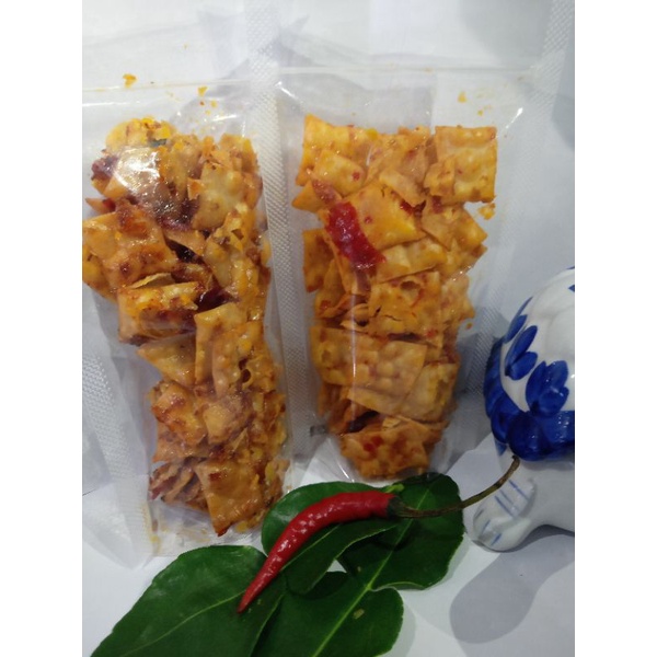 

pangsit pedas manis makana ringan 100gr