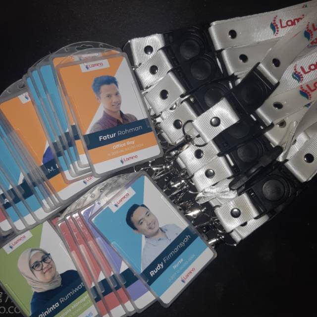 

Paket Cetak ID Card Full Color + Casing + Lanyard Sablon