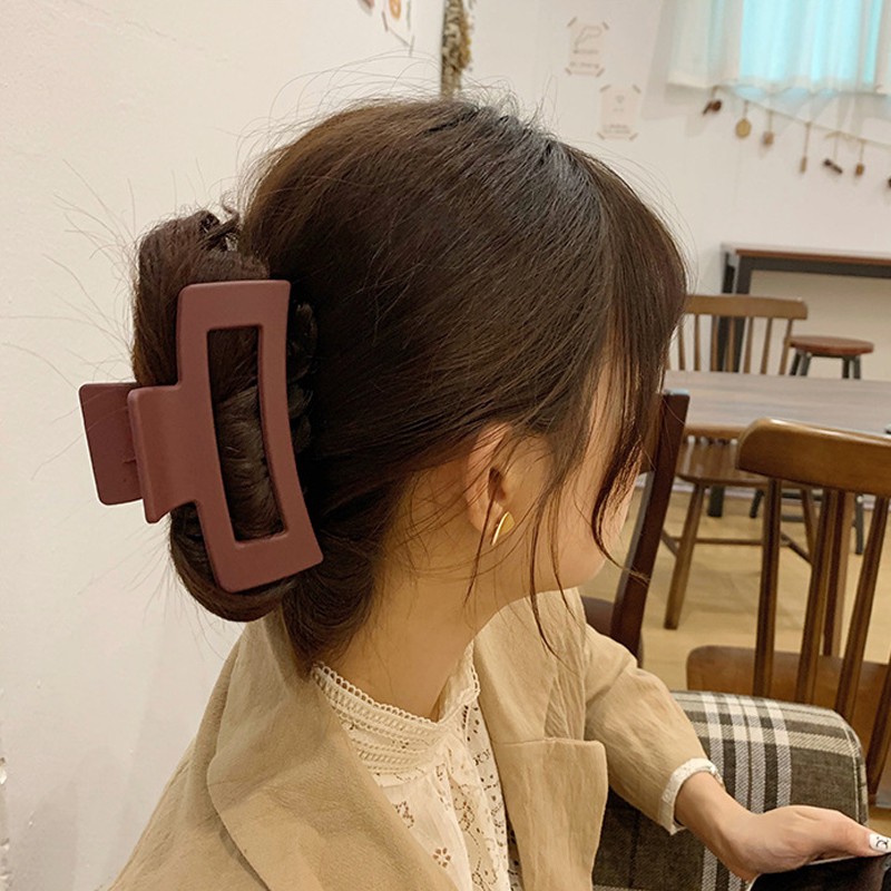 Jepit Rambut Salon Model Kotak Bolong 8 Cm / Jedai Salon Matte Gaya