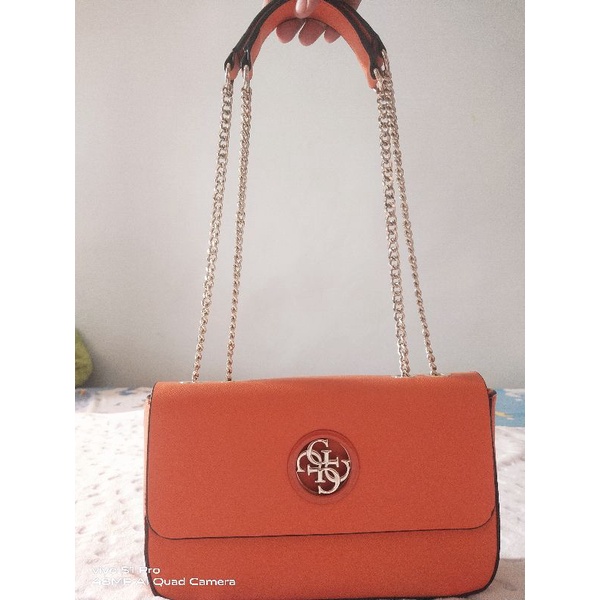 Tas Sling Rantai Guess Orange