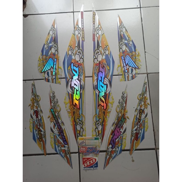 STRIPING TRANSPARAN BEAT NEW STRIPING TRANSPARAN BEAT ESP STRIPING TRANSPARAN HOLOGRAM