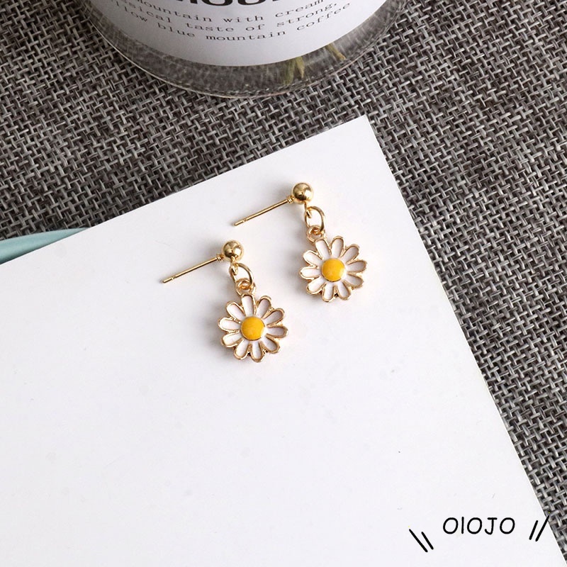 【COD】Korea Fashion Little Daisy Earrings Alloy Flower Stud Earrings Manis Wanita Perhiasan Aksesoris - ol