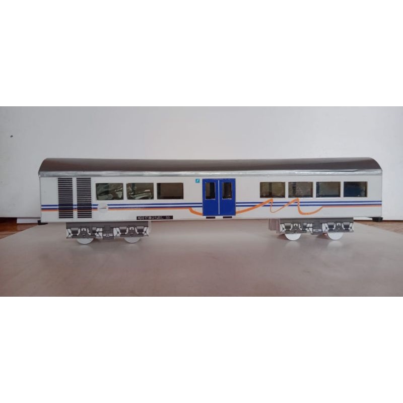 Miniatur Gerbong Eksekutif Kereta Api