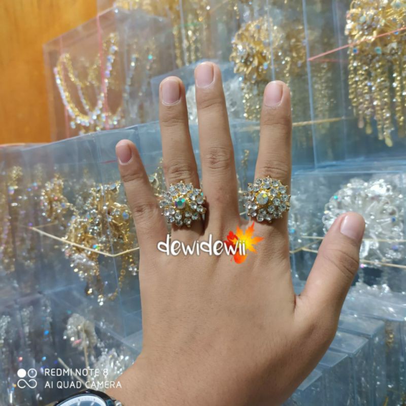 Cincin Pengantin ModeL Bulat