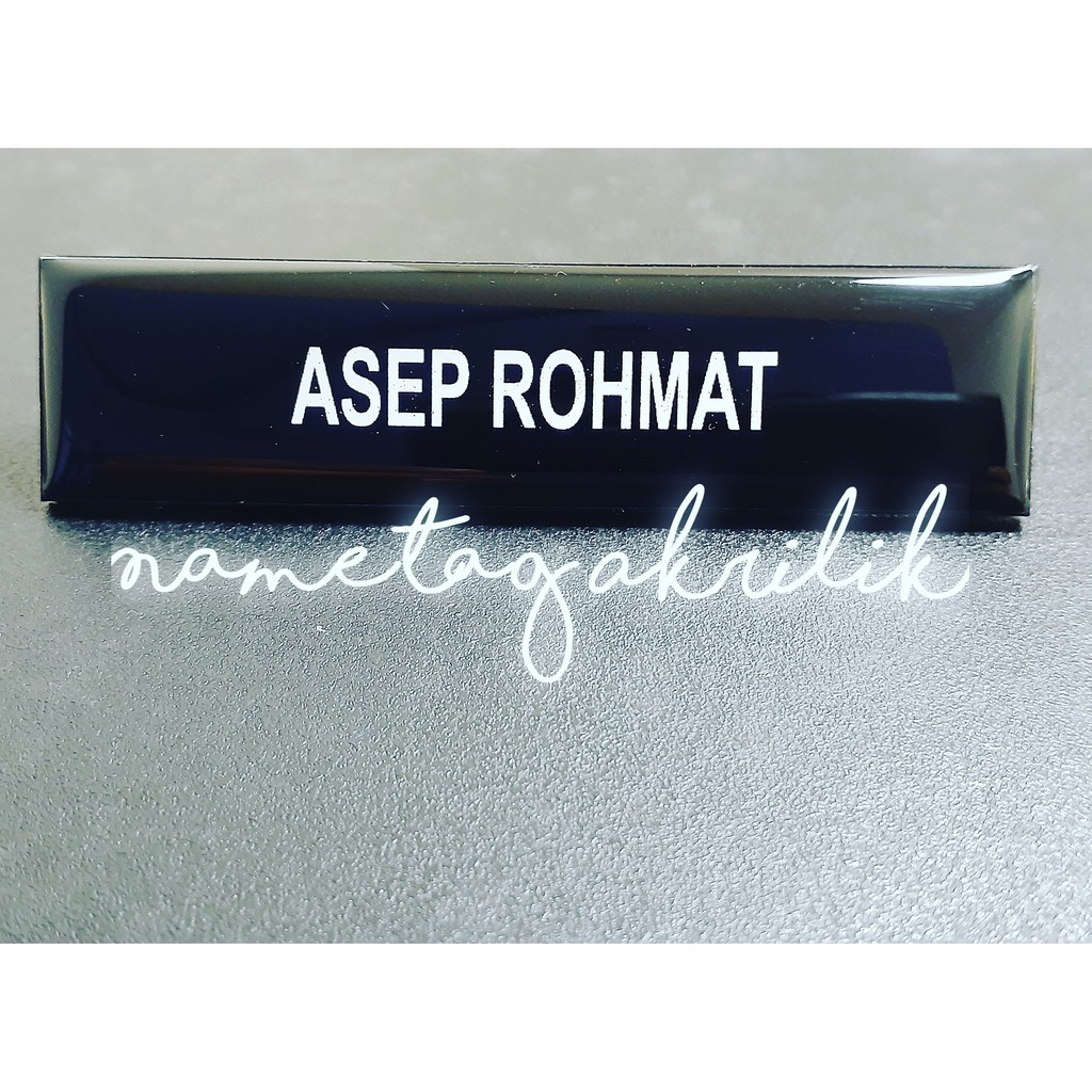 

Nametag, Papan Nama Dada, Peniti