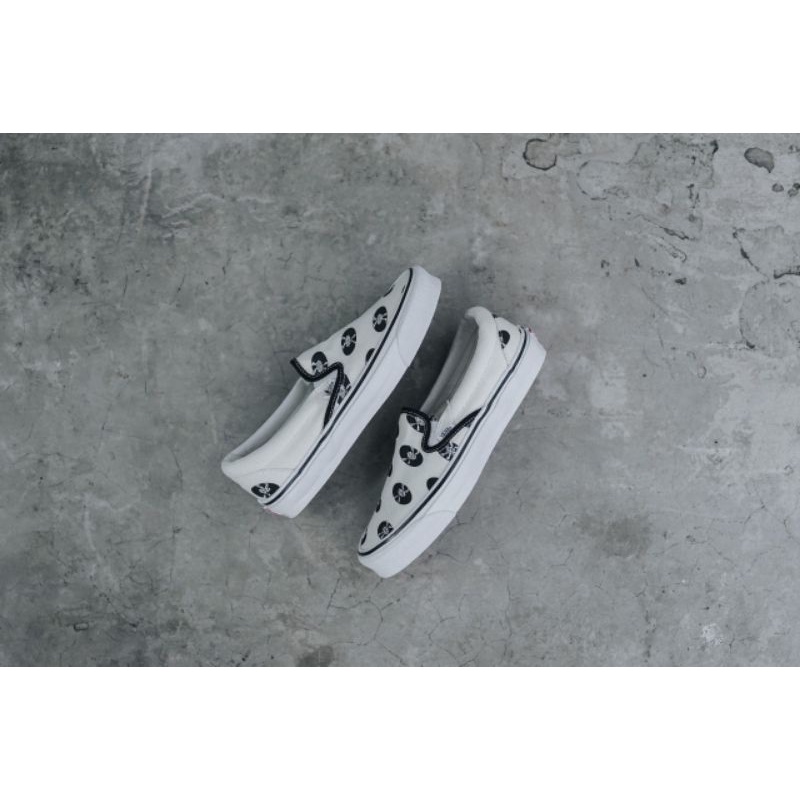 VANS VAULT SLIP-ON OG X WACKO MARIA WHITE RECORDS
