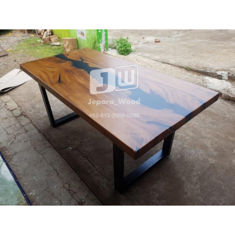 Meja river resin antik warna hitam