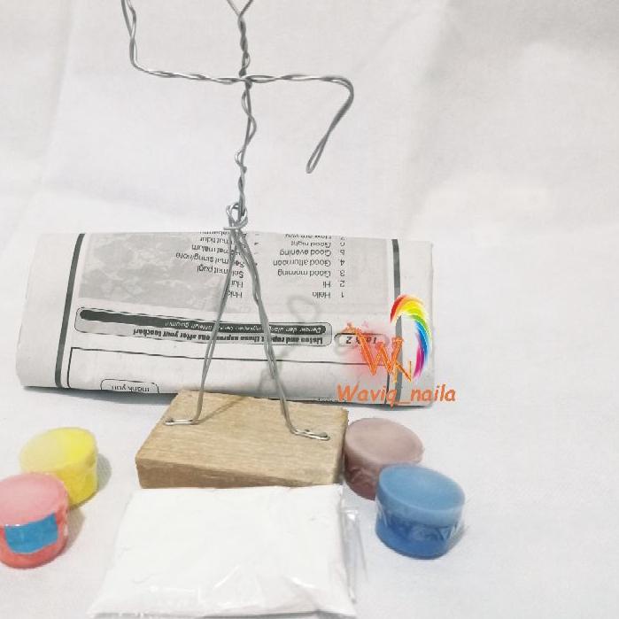 

♠ Kerangka Patung Bubur Kertas Koran dari Kawat .!