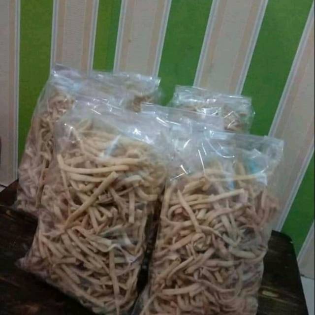 

Stik bawang Renyah gurih