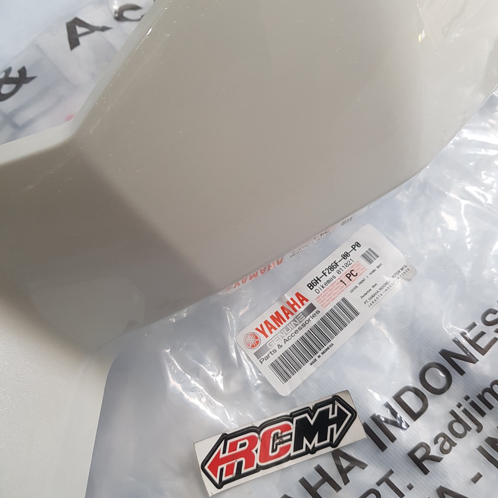 B6H-F286F-00-P0 COVER BODI BODY FRONT DEPAN BAWAH NMAX 2020 NEW NMAX N-MAX N MAX WARNA PUTIH WHITE ORI ORIGINAL YAMAHA YGP ASLI B6H-F286F-00-P0