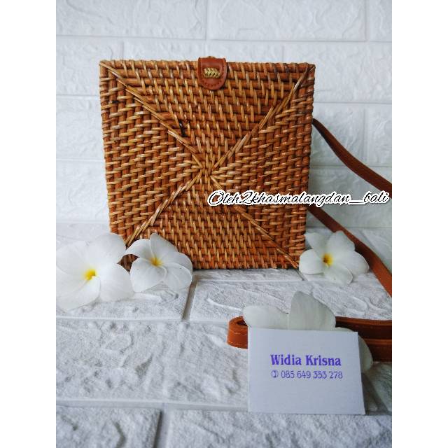 TAS RATTAN KOTAK ORIGINAL BALI DIAMETER 20CM (COKLAT)