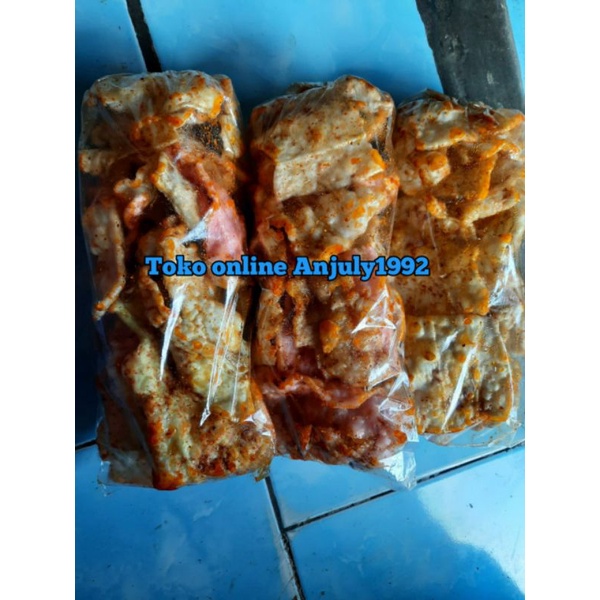 

Kerupuk melarat bumbu pedas mantul