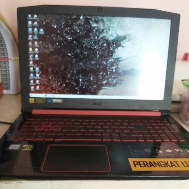 ACER NITRO 5 CORE(TM) i7-8750H CPU 2.20GHz (12 CPUs) RAM 8 Giga NVIDIA Geforce GTX 1060 6 Giga