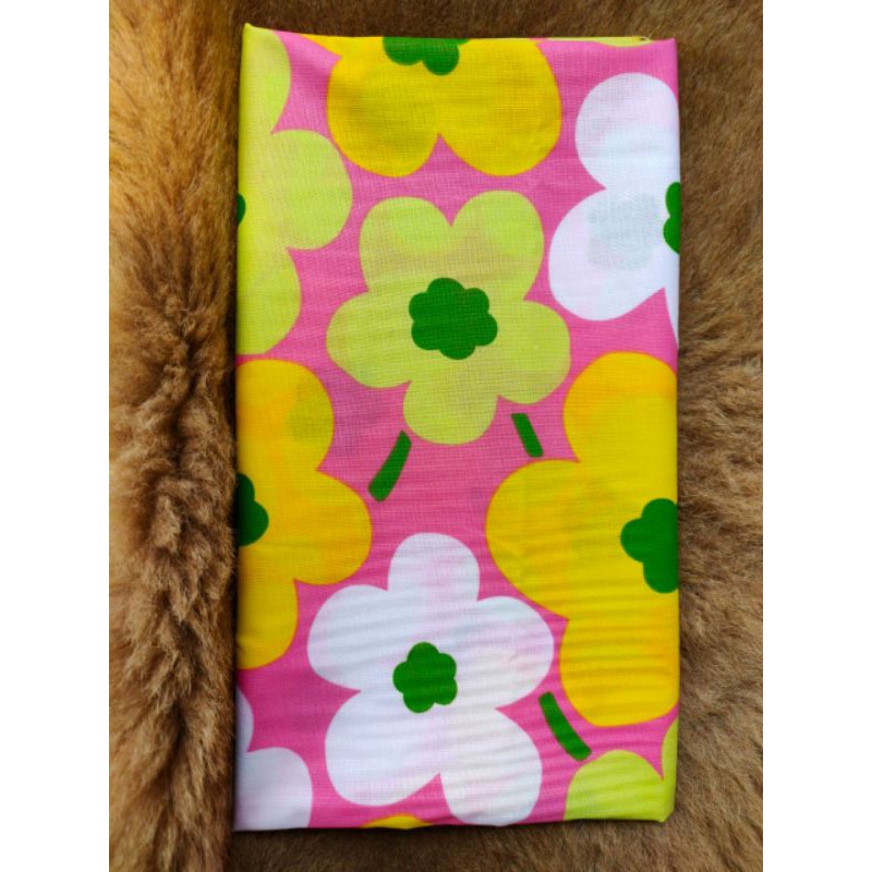 kain perca motif bunga warna warni