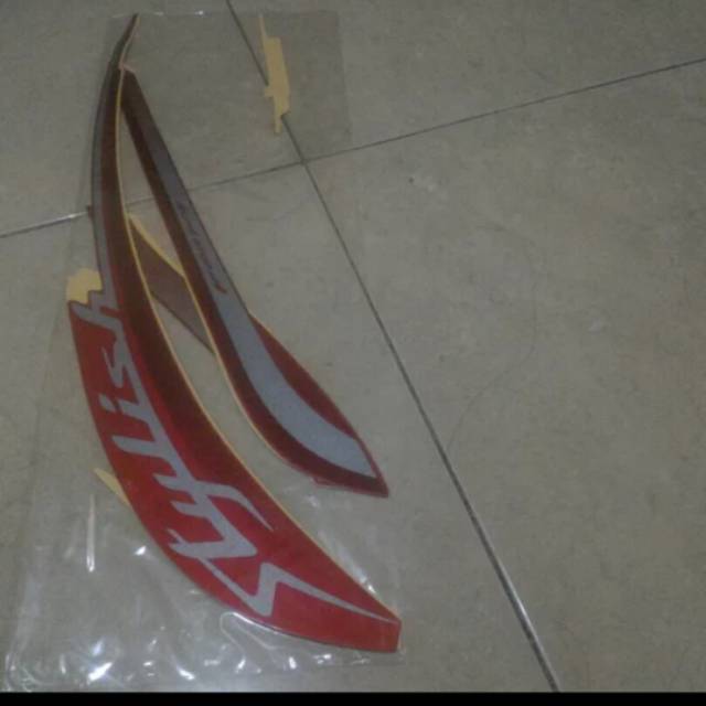 Striping stiker les lis list body scoopy 2019 merah doff