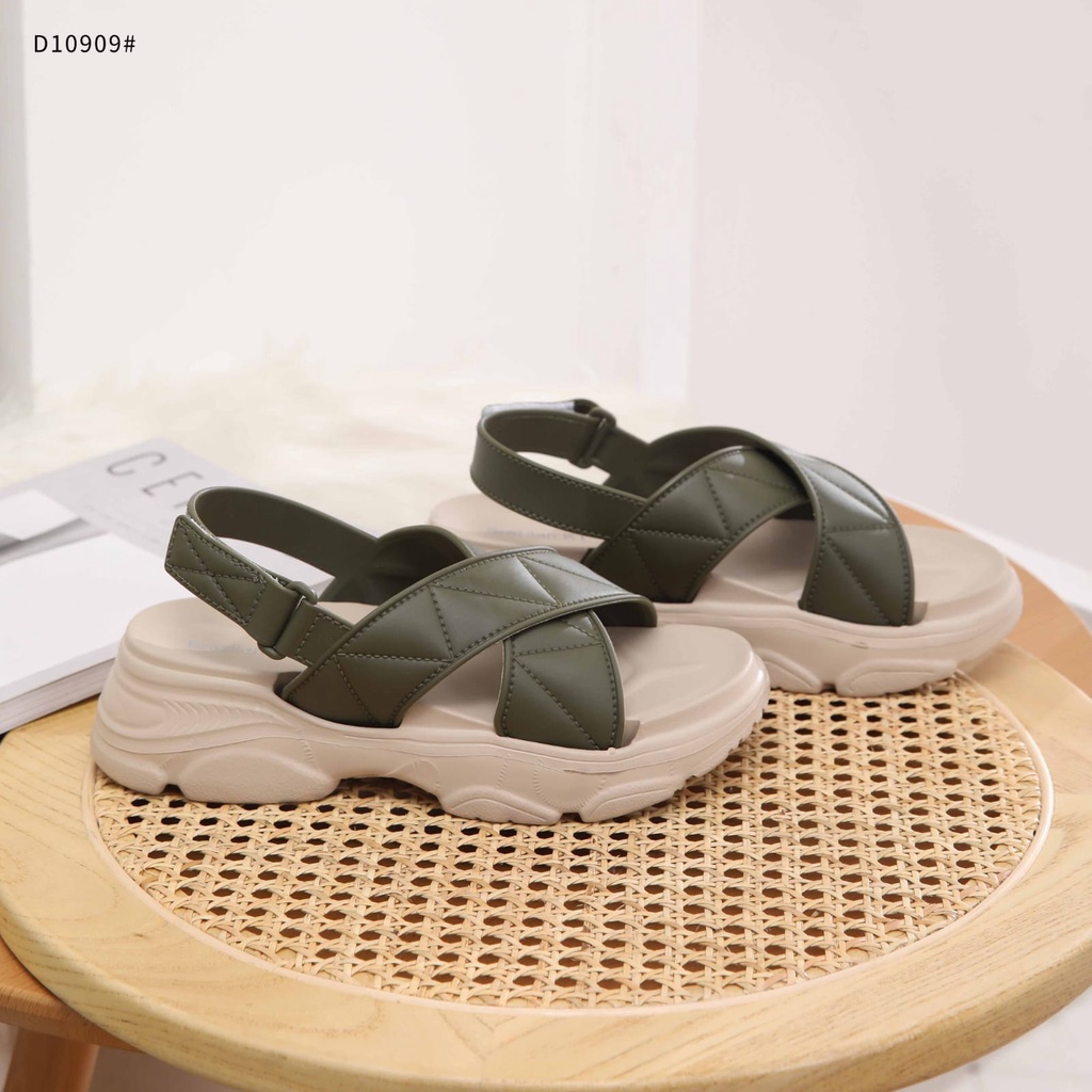 Slippers For Women With Rubber Sandal D10909