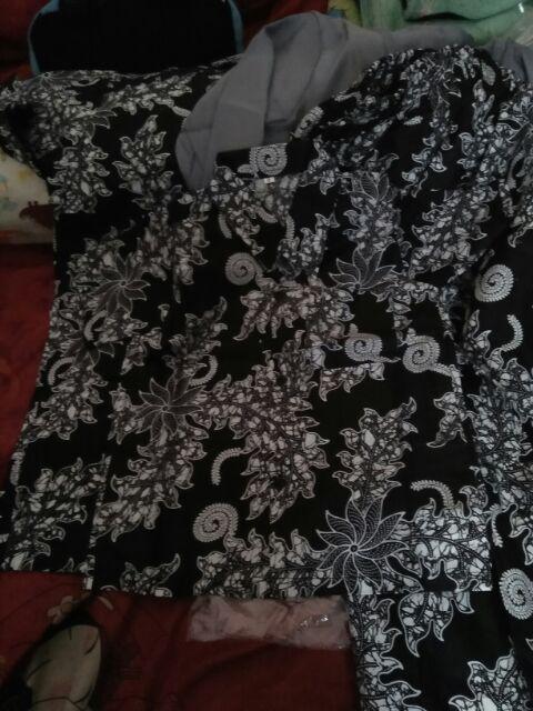 Couple Batik Keluarga Arsyilla Klok Lawasan Ayah Ibu Anak Cowok 3-12 Warna Abu Hitam Putih  Family