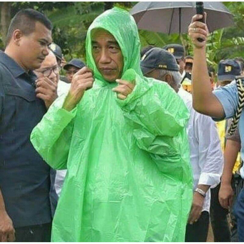 Jas Hujan Ponco Plastik LDPE dan Merah Biru Hijau sekali pakai awet kresek becak