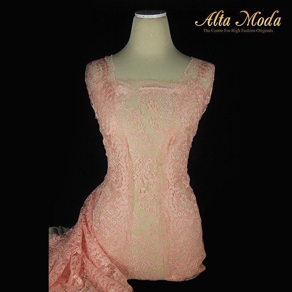 

Alta Moda Brokat Perancis Kebaya Desain Dusty Peach