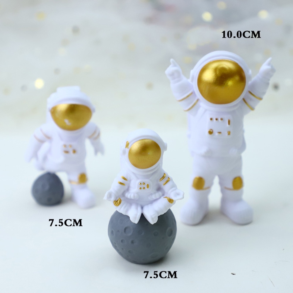 3pcs / Pak Mainan Action Figure Astronot Luar Angkasa Untuk Dekorasi Dashboard Mobil