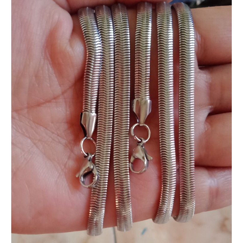 kalung titanium belut silver