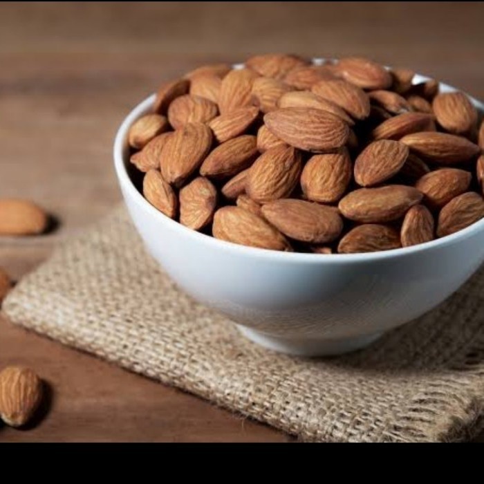 

Almond mentah kupas utuh raw whole almond 100 gr