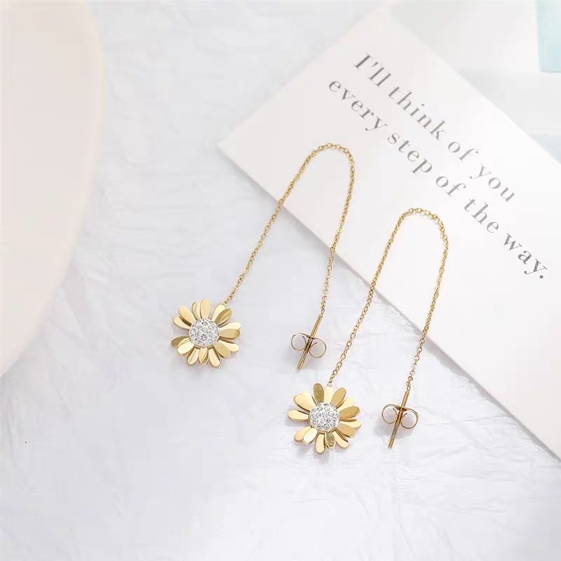 anting titanium bunga daisy cantik diamonde