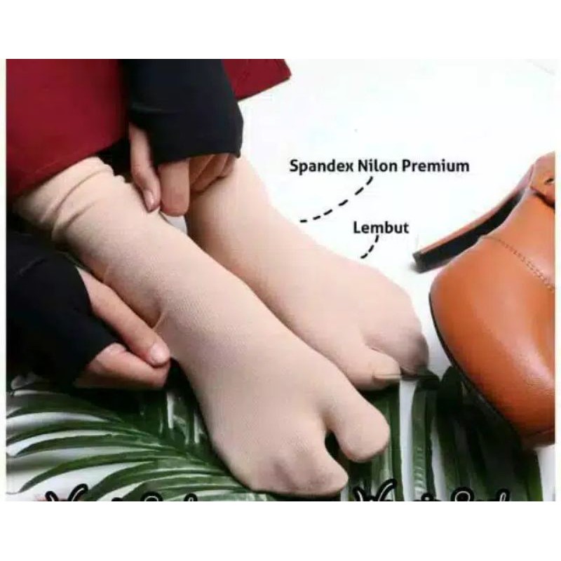 Kaos Kaki Jempol BAHAN NYLON / Kaos Kaki Muslimah / Kaos Kaki Wanita / Crem Polos /Tapak Hitam-1