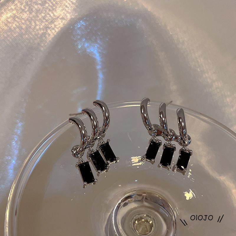 Anting Stud Zircon Gelap Desain Niche Untuk Wanita ol2