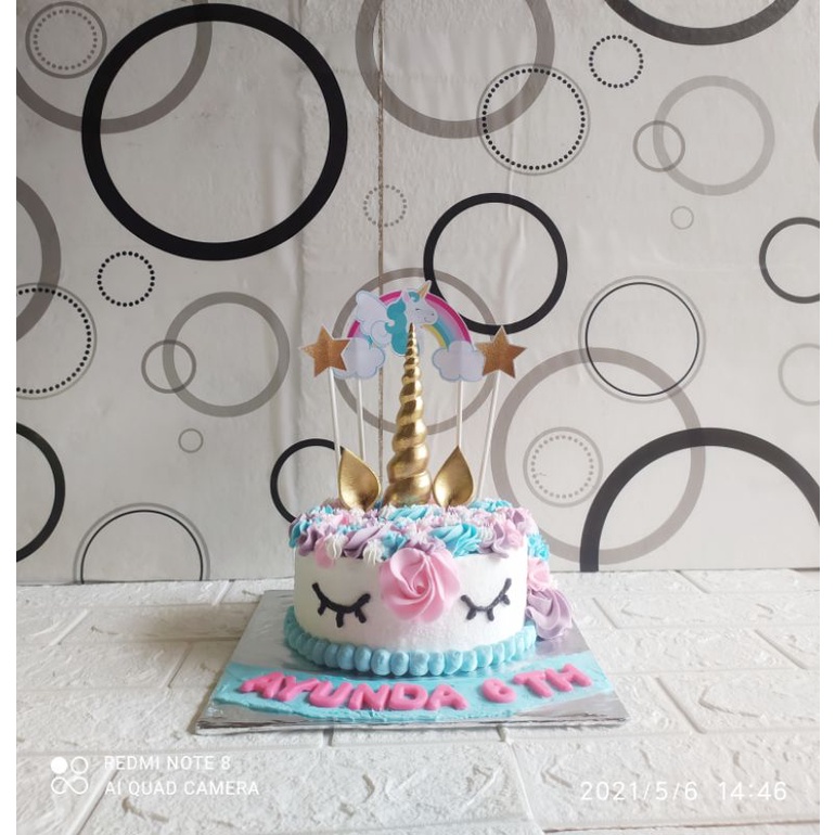 

HARGA PROMO !!! ICE CREAM TART, Unicorn Tanduk Besar, 16 cm, Tart Dalamnya 100% Ice Cream Tanpa Kue