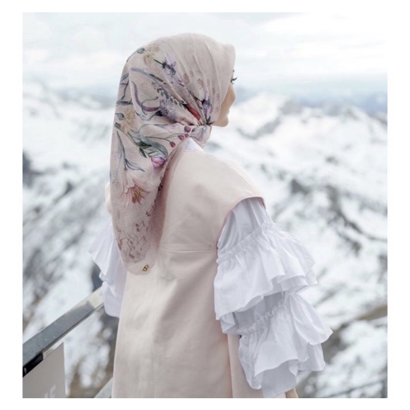 Preloved buttonscarves new york malibu