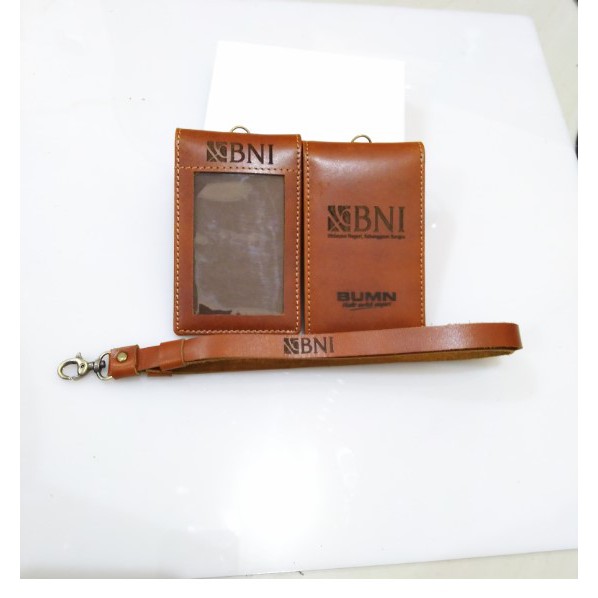 

Name Tag ID Card Holder Kulit Asli Logo BNI Gratis Tali Lanyard Kulit Bahan
