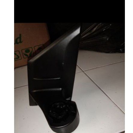 kaki pangkon dudukan spion SIGRA CALYA KIRI original