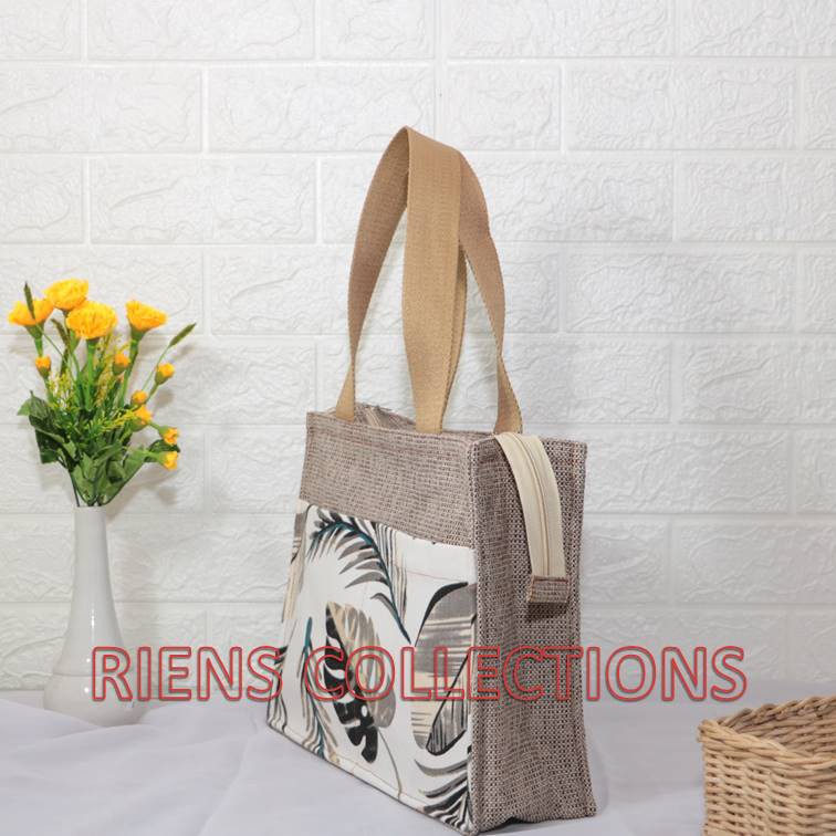 RIENS COLLECTIONS. TAS GONI WANITA KOMBINASI KANVAS MOTIF FLORAL LATAR PUTIH. SOUVENIR JOGJA