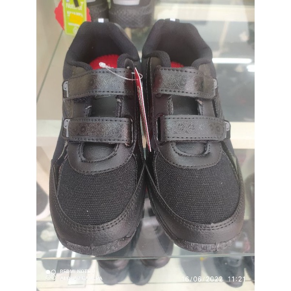 sepatu sekolah B First