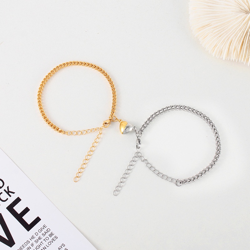 1 Pasang Gelang Magnetik Bentuk Hati Warna Silver Gaya Vintage Untuk Pria Dan Wanita
