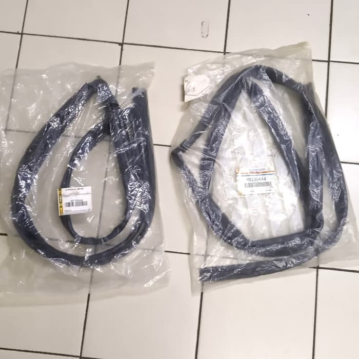 Karet Kaca Pintu Belakang Kuda Diesel Long