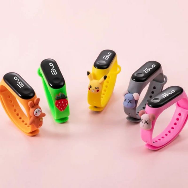 Jam tangan anak Elektronik LED display Tahan Air karakter motif kartun lucu  bahan rubber-1