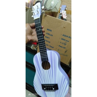 Ukulele senar 3 &amp; senar  4/Ukulele soprano murah bonus pic