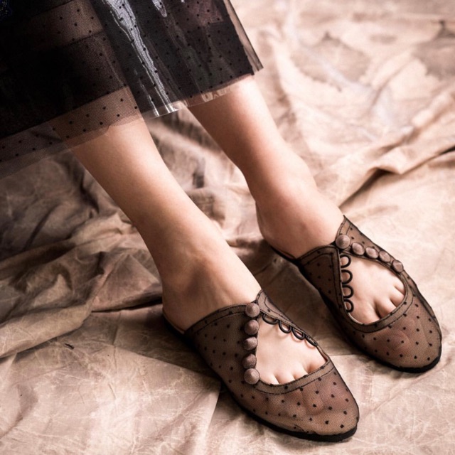 Ittaherl Curated Eddy Betty Button Me Up Slipper Round