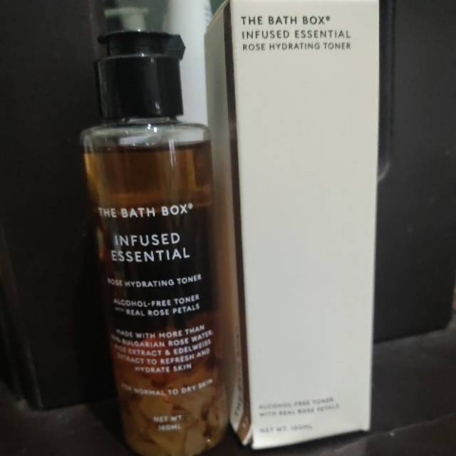 The bath box rose hydrating toner