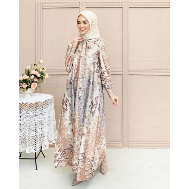 Wearing Klamby Ava Dress Rosy Peach XL