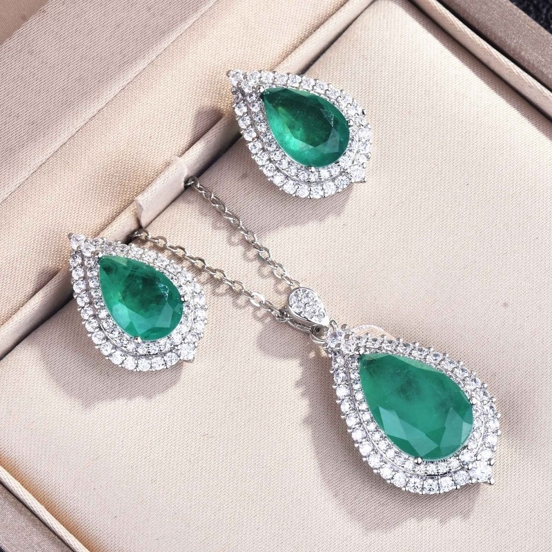 High Texture Emerald Pendant Earings Set