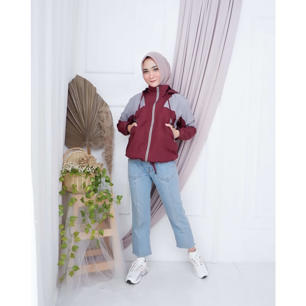 Justrue Jaket Gunung Wanita Waterproof Marun